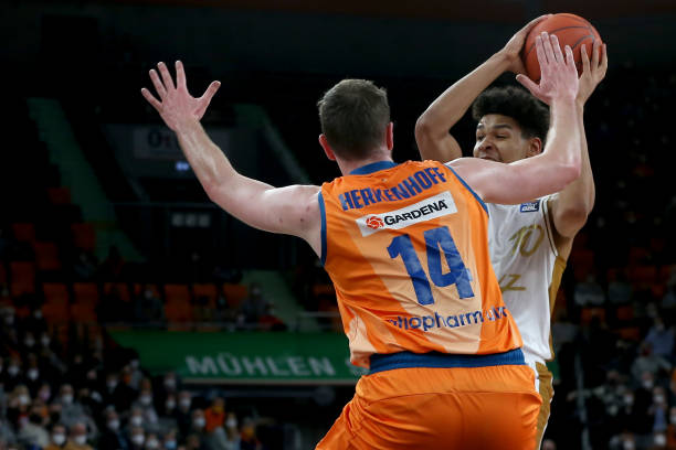 固防守和高 固防守和高