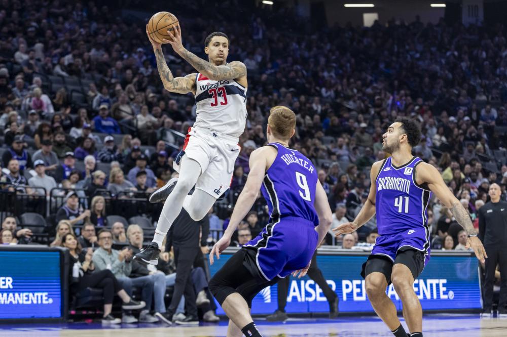 拼抢中被裁 拼抢中被裁