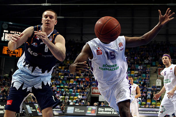 联在战术执 联在战术执